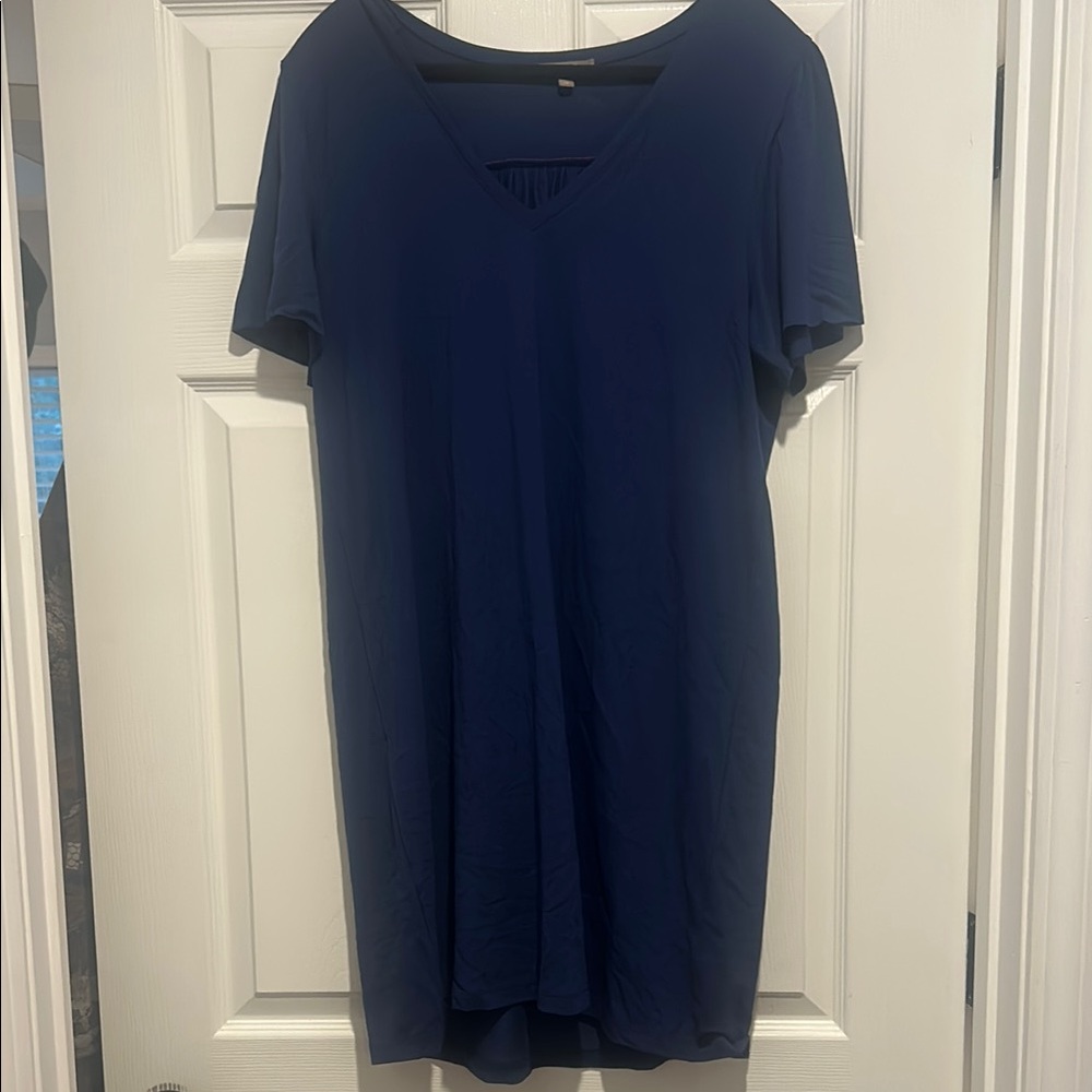 Elegant Navy Blue V-Neck Dress